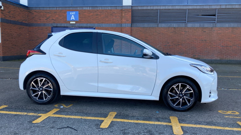 Toyota Yaris 1.5 Hybrid Design 5dr CVT Hybrid Hatchback